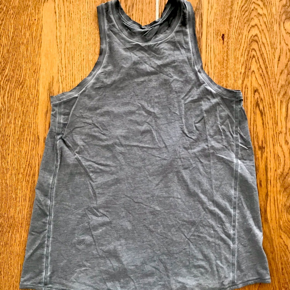 Lululemon top